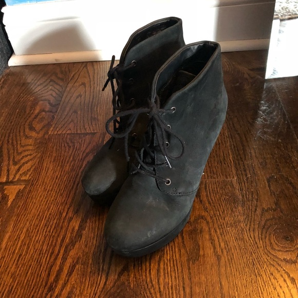 Steve Madden lace up Raspy booties - Picture 2 of 8